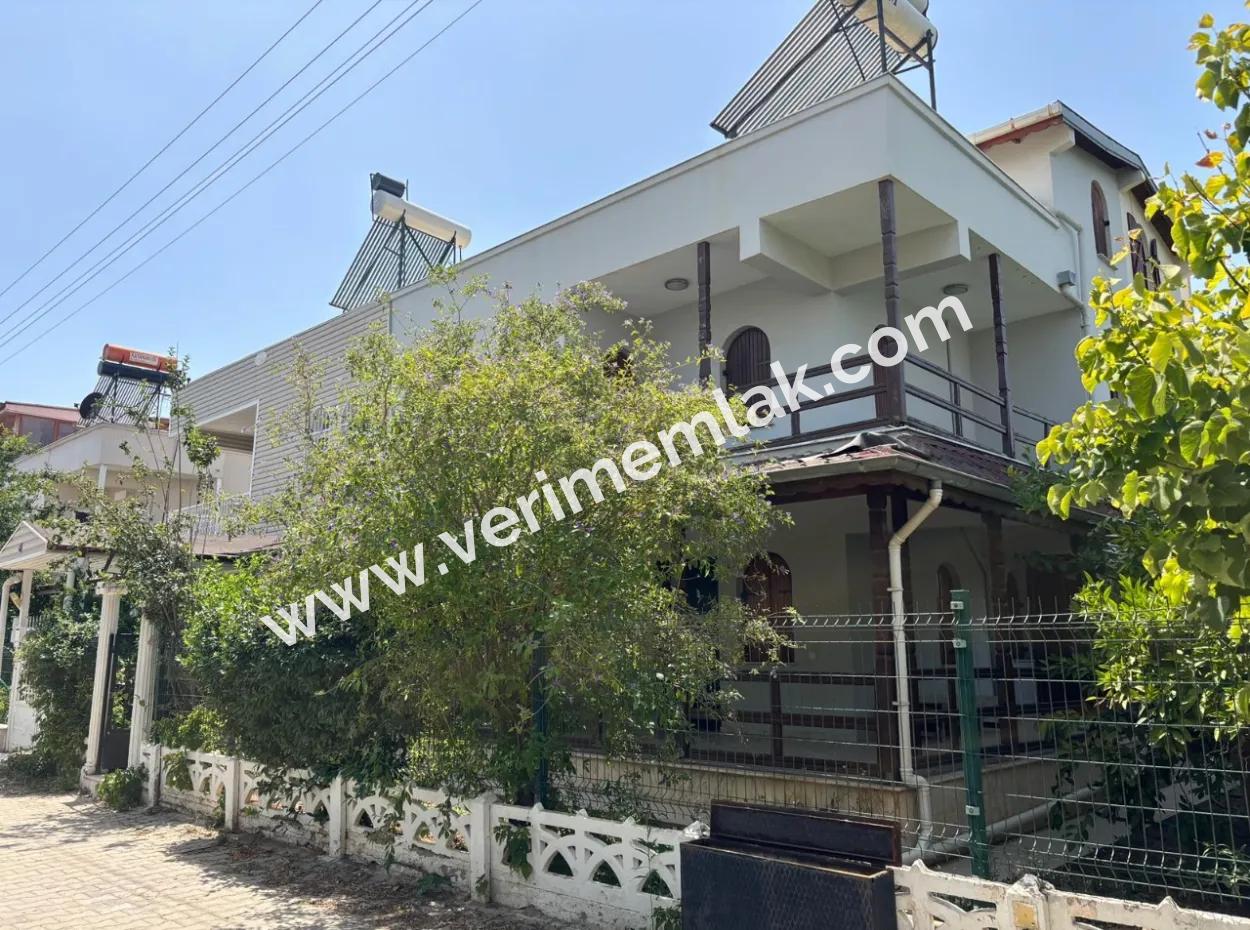 Ürkmezde Siterisinde Havuzlu Denize 400Mt Satılık 4+1 Villa