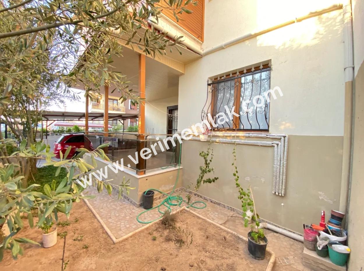 Ürkmez Merkezde Zemin Kat Daire Denize 350Mt Kapalı Otopark Satılık 2+1