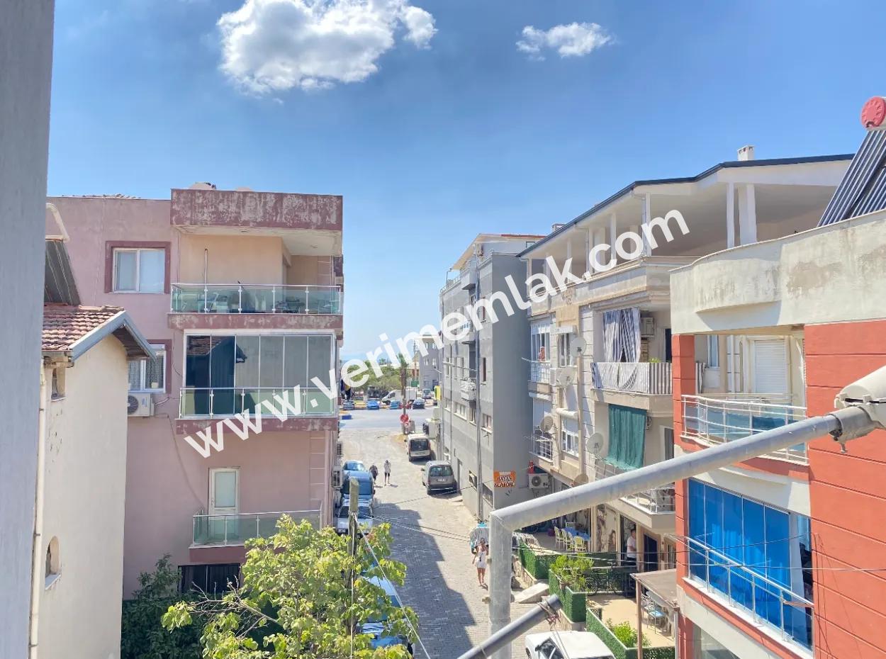 Ürkmez Merkez'de Plaja 100M Satılık 2+1 Uygun Yatırımlık Daire
