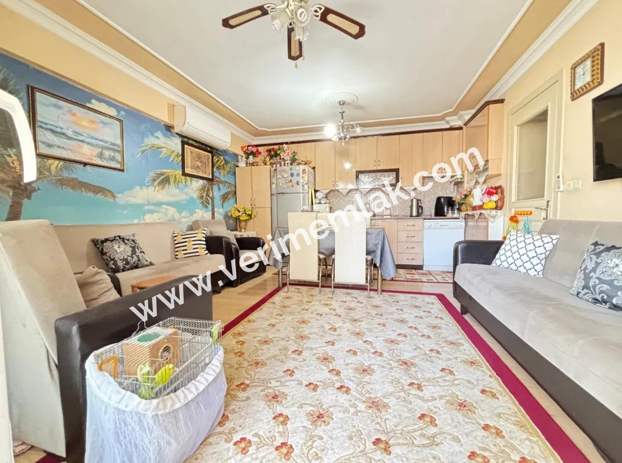 Seferihisar Ürkmez De Çarşı Merkezinde Denize 100Mt Satılık 2+1 Daire