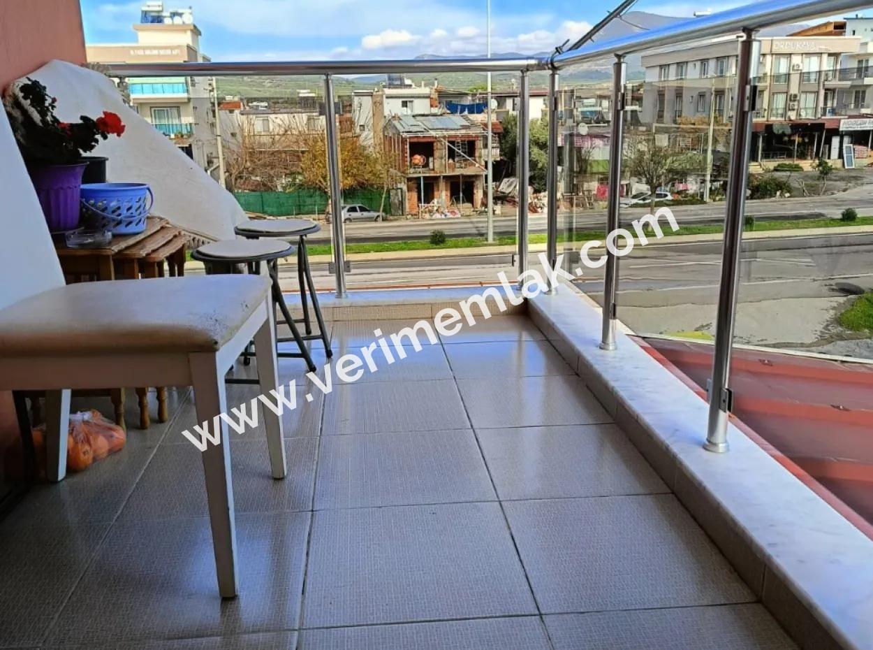 Seferihisar Ürkmezde Merkezi Konumda Deniz Tarafında Satılık 2+1 Daire