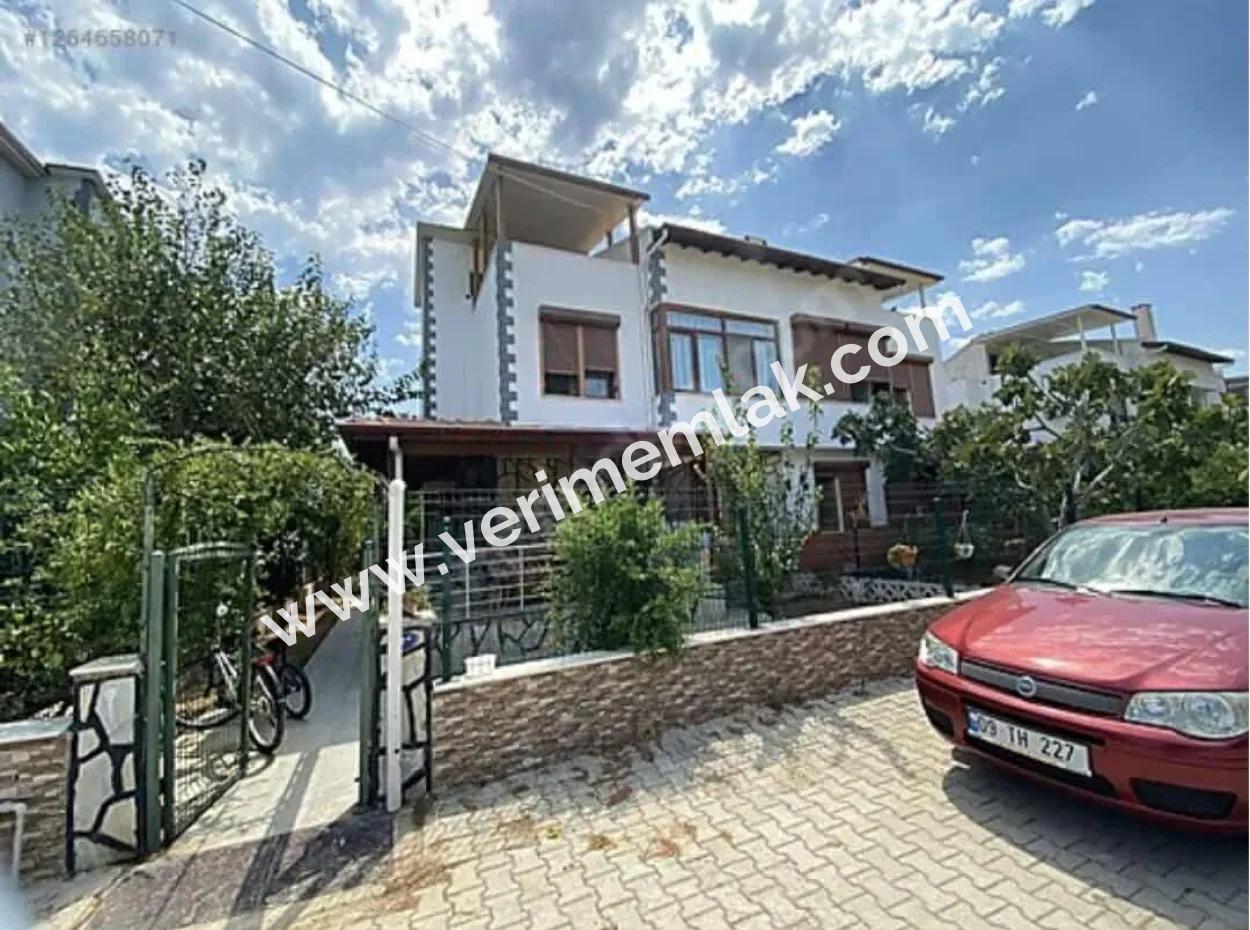 Seferihisar Doğanbey De Deniz Yürüme Mesafesinde Satılık 4+1 Villa