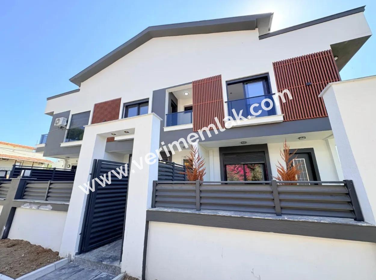 Özdere Ortamahalle'de Satılık Geniş Bahçeli Lüks 3+1 Villa