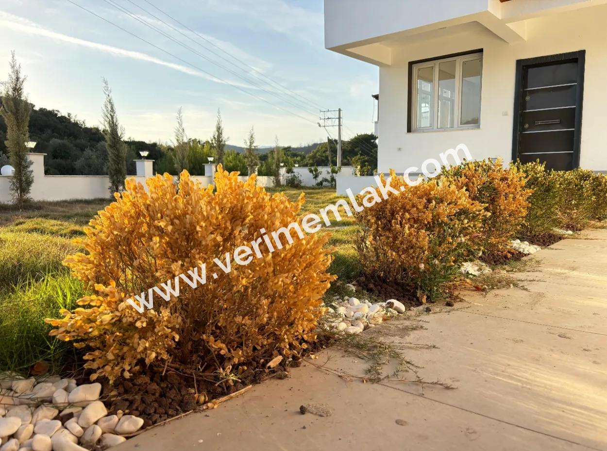 Doğanbey Payamlı Da Geniş Bahçeli Sıfır 3+1 Satılık Villa