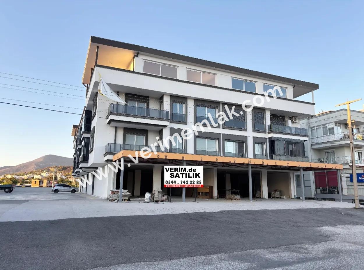 Seferihisar Ürkmez'de Ayrı Mutfak 130 M² 3+1 Asansörlü Satılık Daire