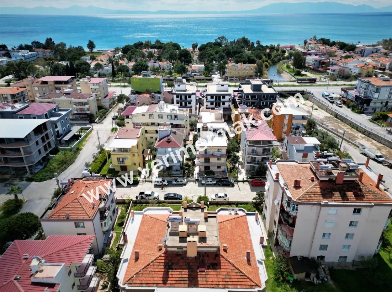 Seferihisar Ürkmez De  Şehir Merkezinde Asansör Ara Kat Satılık 3+1 Daire