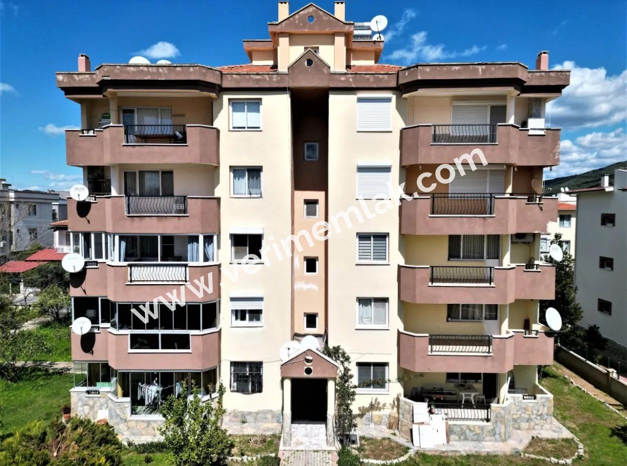 Seferihisar Ürkmez De  Şehir Merkezinde Asansör Ara Kat Satılık 3+1 Daire