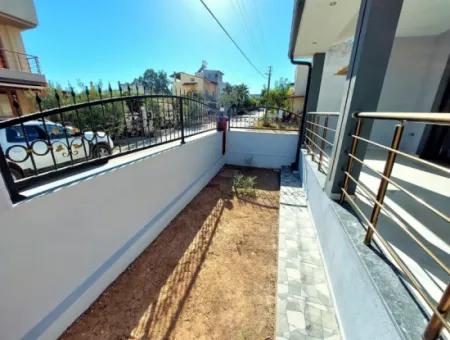 İzmir Seferihisar Doğanbey De Mustakil Geneş Bahçeli Satılık 3+1 Yazlık