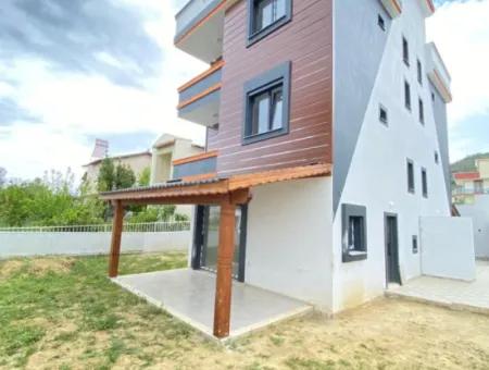 Seferihisar Doğanbey'de Müstakil Girişli Lüks Yapılı 4+1 Yazlık