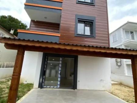 Seferihisar Doğanbey'de Müstakil Girişli Lüks Yapılı 4+1 Yazlık