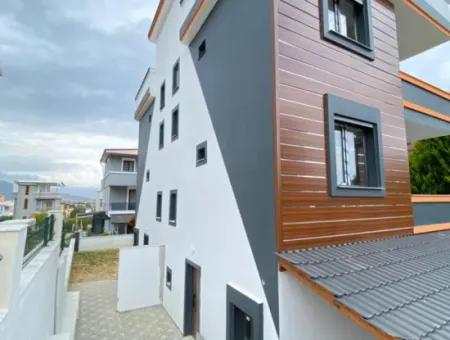 Seferihisar Doğanbey'de Müstakil Girişli Lüks Yapılı 4+1 Yazlık