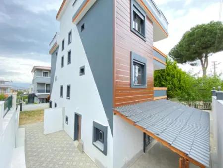 Seferihisar Doğanbey'de Müstakil Girişli Lüks Yapılı 4+1 Yazlık