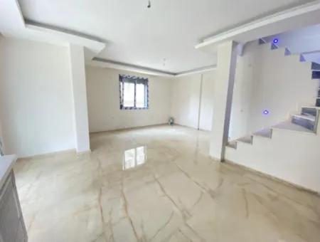 Seferihisar Doğanbey'de Müstakil Girişli Lüks Yapılı 4+1 Yazlık