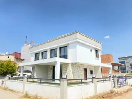 Doğanbey De Denize 150 Mt Mesafede Köşe Villa Satılık 3+1