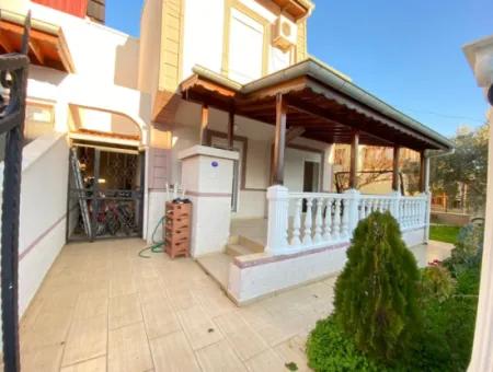 Doğanbey De Deniz Tarafında Mustakil Bahçeli Satılık 3+1 Villa