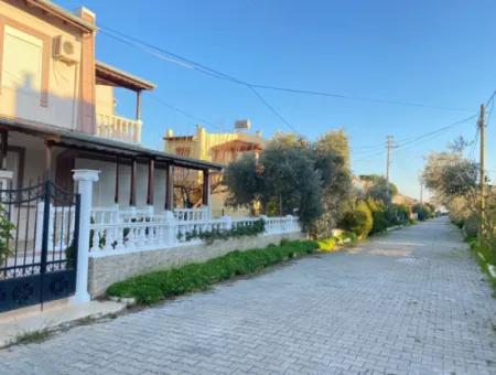 Doğanbey De Deniz Tarafında Mustakil Bahçeli Satılık 3+1 Villa