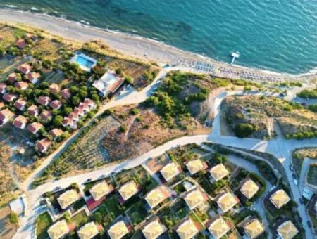 Doğanbey De Deniz Tarafında Mustakil Geniş Bahçeli Satılık 5+2 Villa