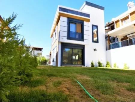 *Izmir Seferihisar,Payamlı Da Deniz Tarfında Satılık 3+1 Villa