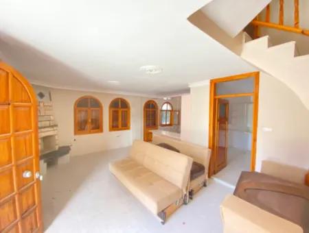 Doğanbey De Denize Manzaralı Geniş Bahçeli Mustakil Satılık 4+1 Villa