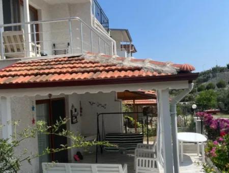 Doğanbey De Mustakil Bahçeli Deniz Manzaralı Satılık 3+1 Villa