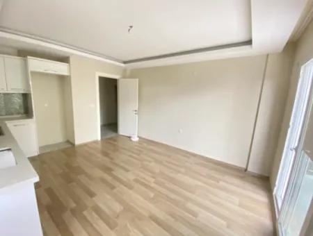 Ürkmez De Çarşi Merkeznde Deniz 200M Satılık 2+1 Daire