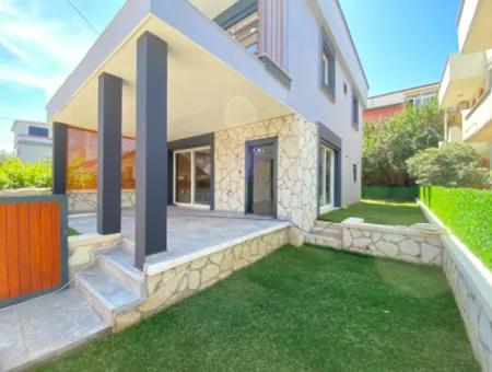 Doğanbeyde Geniş Bahçeli Ultra Lüks Satılık 3+1 Villa