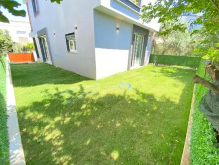 Doğanbeyde Geniş Bahçeli Ultra Lüks Satılık 3+1 Villa