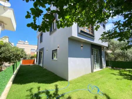 Doğanbeyde Geniş Bahçeli Ultra Lüks Satılık 3+1 Villa
