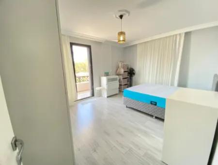 Ürkmez De Full Deniz Satılık 3+1 Villa