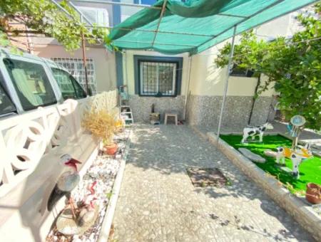 Ürkmez De Deniz Yalın Satılık 3+1 Villa