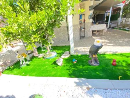 Ürkmez De Deniz Yalın Satılık 3+1 Villa