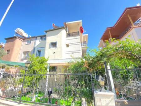 Ürkmez De Deniz Yalın Satılık 3+1 Villa