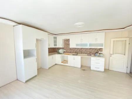 Ürkmez De Çarşı Merkezinde Satılık 2+1 Daire