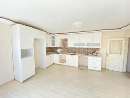Ürkmez De Çarşı Merkezinde Satılık 2+1 Daire
