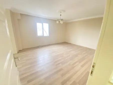 Ürkmez De Çarşı Merkezinde Denize Yakın Satılık 2+1 Daire