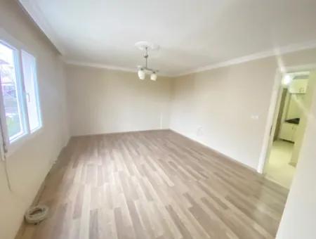 Ürkmez De Çarşı Merkezinde Denize Yakın Satılık 2+1 Daire