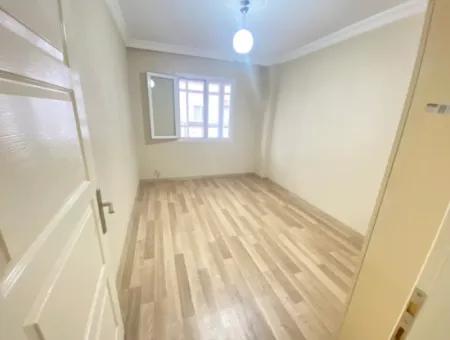 Ürkmez De Çarşı Merkezinde Denize Yakın Satılık 2+1 Daire