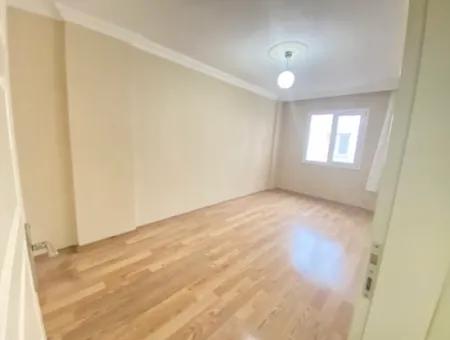Ürkmez De Çarşı Merkezinde Denize Yakın Satılık 2+1 Daire