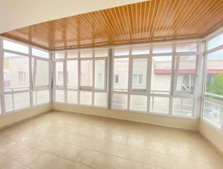 Ürkmez De Çarşı Merkezinde Denize Yakın Satılık 2+1 Daire