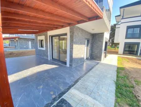 Doğanbey De Tek Mustakil Havuzlu Geniş Bahçeli Satılık 3+1 Villa
