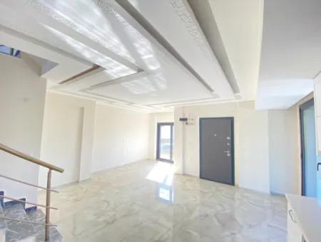 Doğanbey De Tek Mustakil Havuzlu Geniş Bahçeli Satılık 3+1 Villa