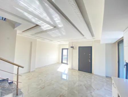 Doğanbey De Tek Mustakil Havuzlu Geniş Bahçeli Satılık 3+1 Villa