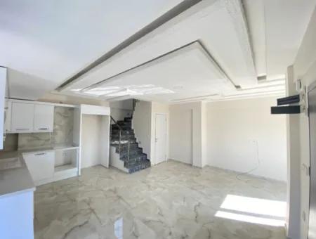Doğanbey De Tek Mustakil Havuzlu Geniş Bahçeli Satılık 3+1 Villa