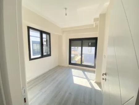 Doğanbey De Tek Mustakil Havuzlu Geniş Bahçeli Satılık 3+1 Villa