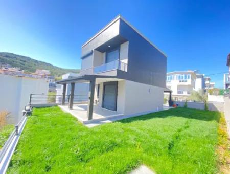 Doğanbey Full Deniz Manzaralı Yerden Isıtmalı Satılık 5+1 Villa