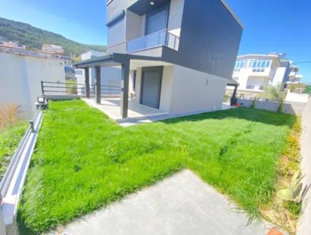 Doğanbey Full Deniz Manzaralı Yerden Isıtmalı Satılık 5+1 Villa
