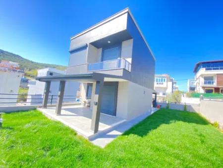 Doğanbey Full Deniz Manzaralı Yerden Isıtmalı Satılık 5+1 Villa