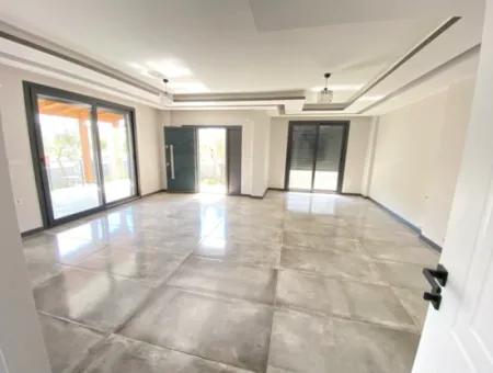 Doğanbey De Denize Yakın Önü Yeşil Alan Satılık 3+1 Villa
