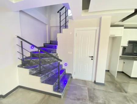 Doğanbey De Denize Yakın Önü Yeşil Alan Satılık 3+1 Villa