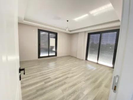 Doğanbey De Denize Yakın Önü Yeşil Alan Satılık 3+1 Villa